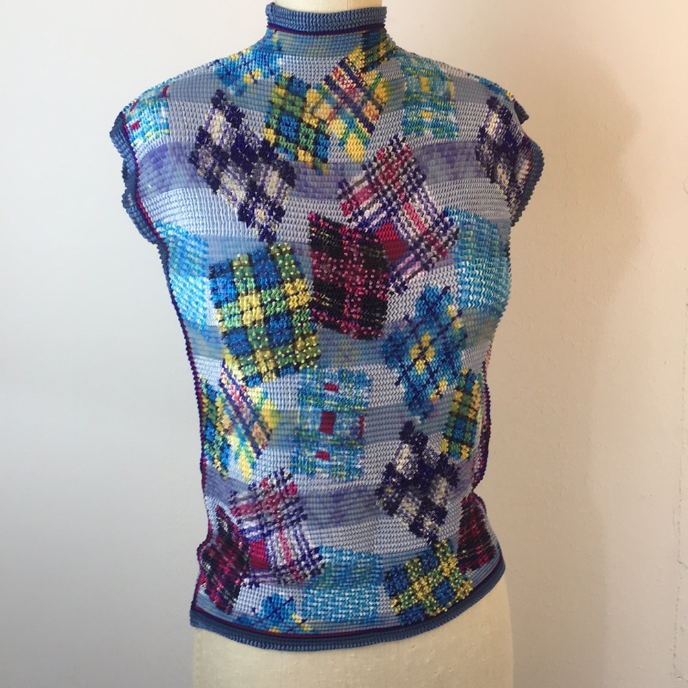 Vintage beaded crinkle sleeveless top. Unique!
